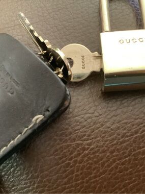 Gucci key and lock and cloche set